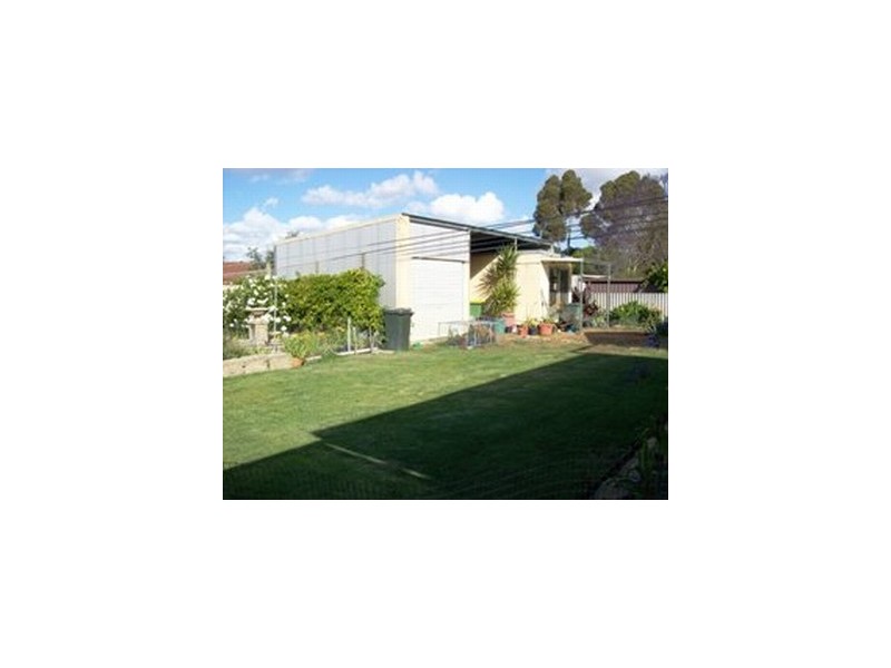 22 Hutchinson Road, Burekup WA 6227