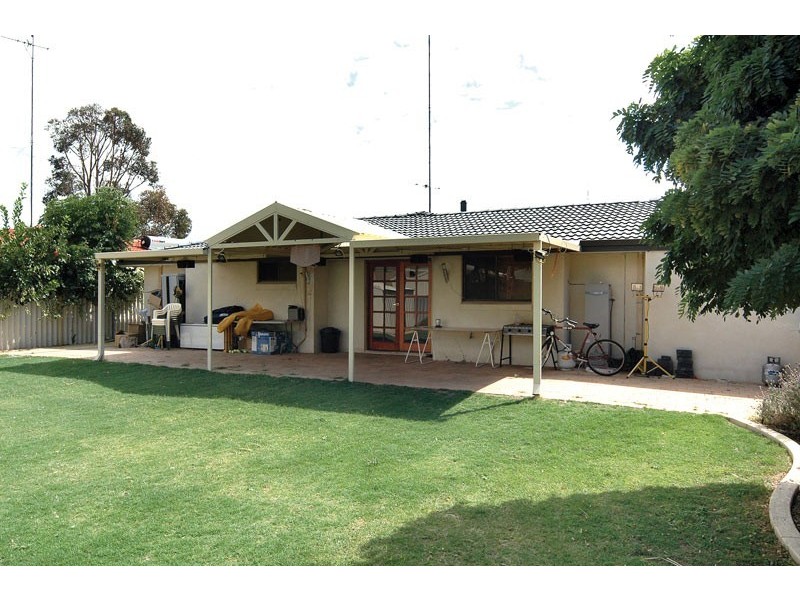 3 Bickerton Place, East Bunbury WA 6230
