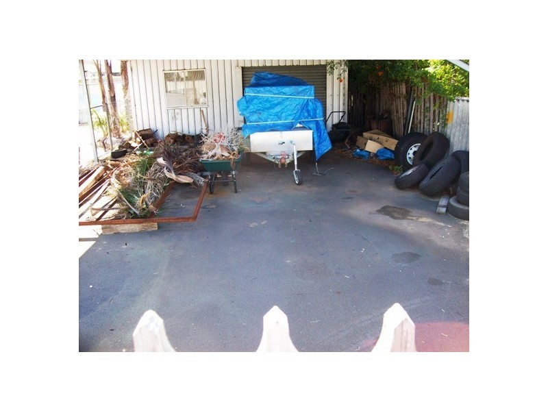 1 Woonar Street, Carey Park WA 6230