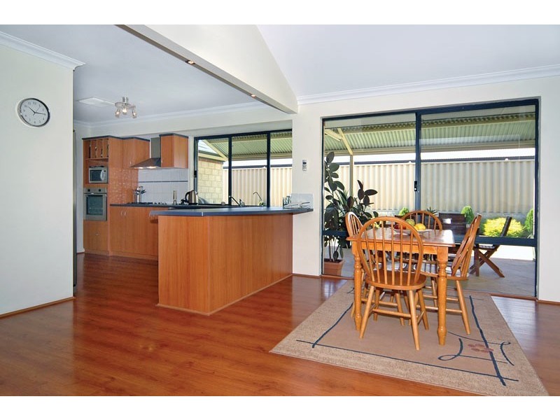 9 Possum Way, College Grove WA 6230