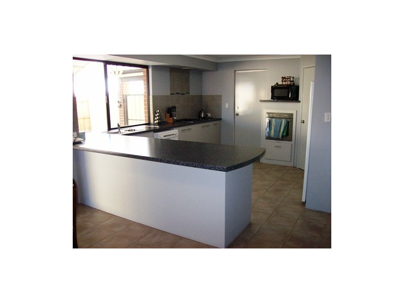 82 Burleigh Drive, Australind WA 6233