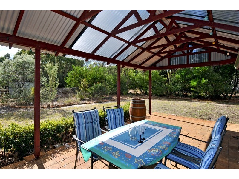 16 Reef Place, Leschenault WA 6233
