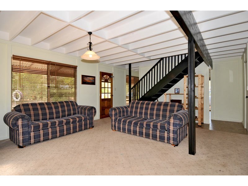 16 Reef Place, Leschenault WA 6233
