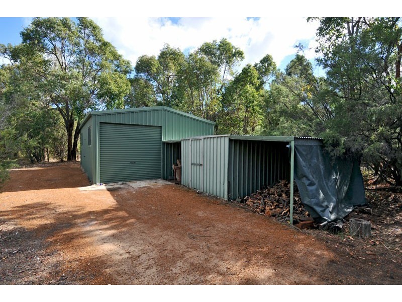 16 Reef Place, Leschenault WA 6233