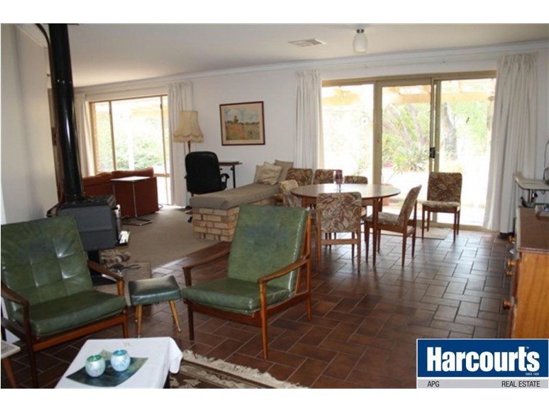 33 Rosemore Way, Stratham WA 6237