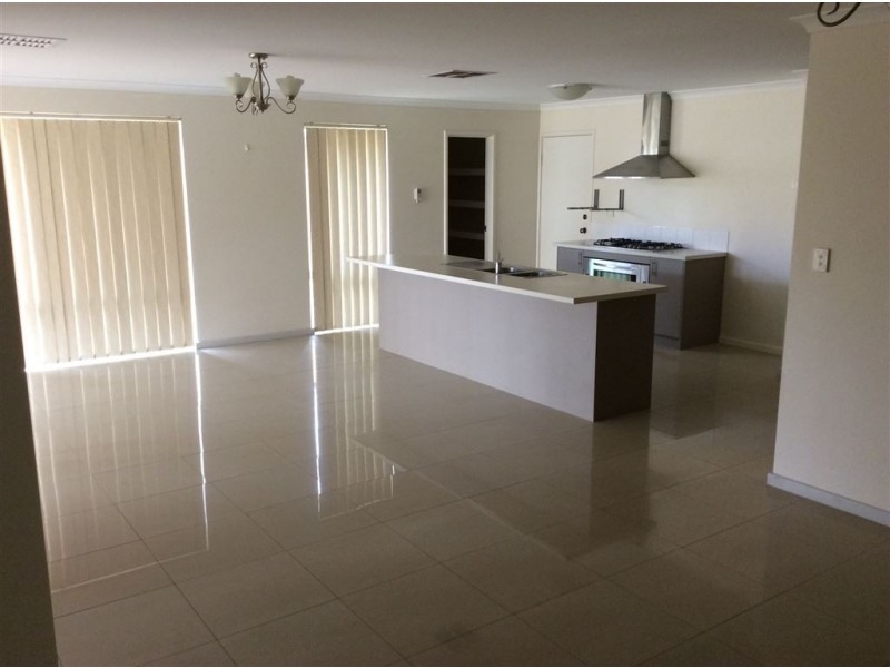 45 Crystal Bend, Dalyellup WA 6230