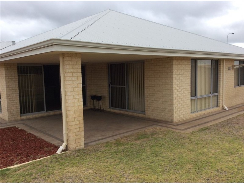45 Crystal Bend, Dalyellup WA 6230