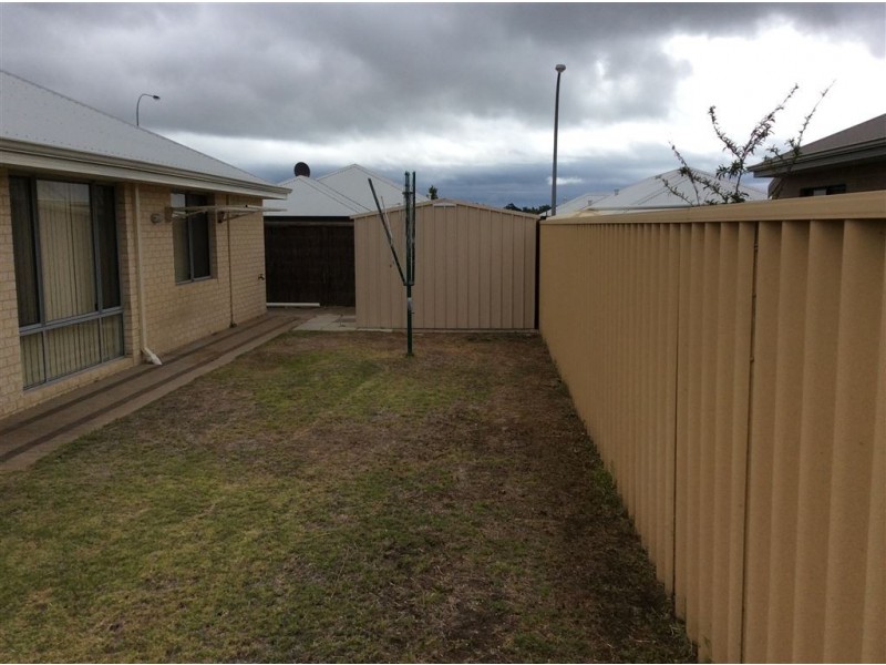 45 Crystal Bend, Dalyellup WA 6230