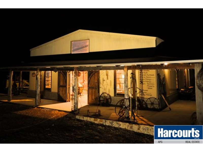 2 Fishermans Road, Stratham WA 6237