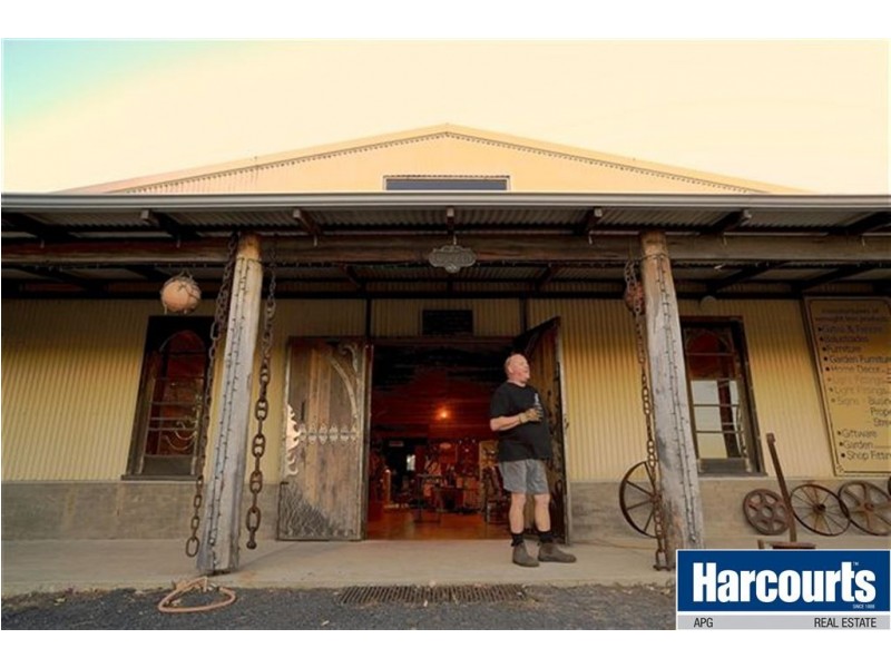 2 Fishermans Road, Stratham WA 6237