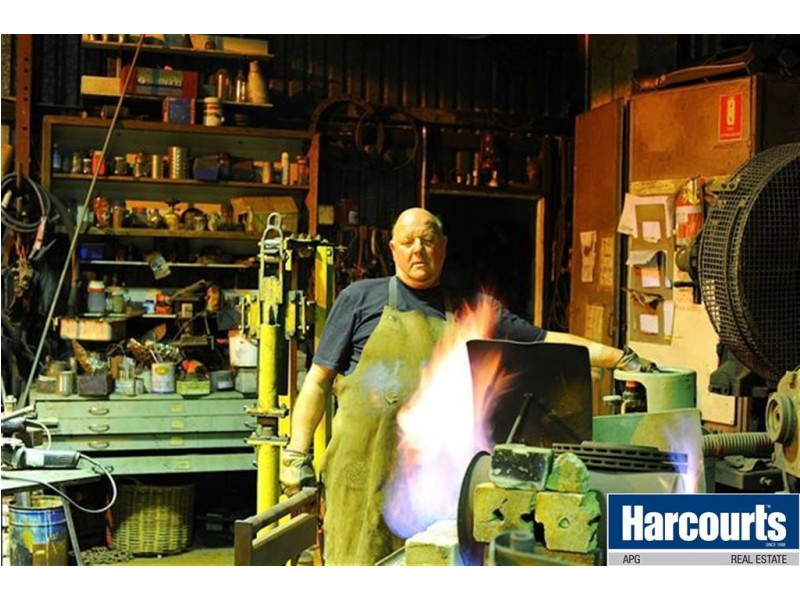 2 Fishermans Road, Stratham WA 6237