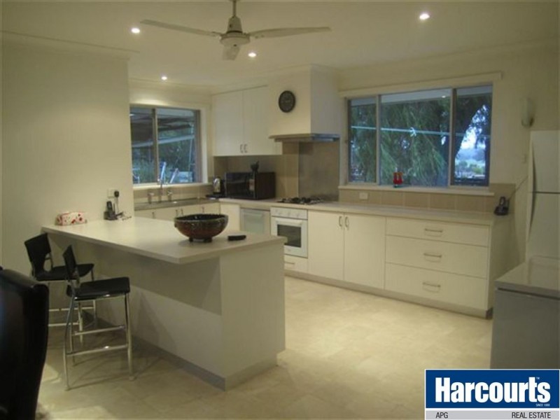 2 Fishermans Road, Stratham WA 6237