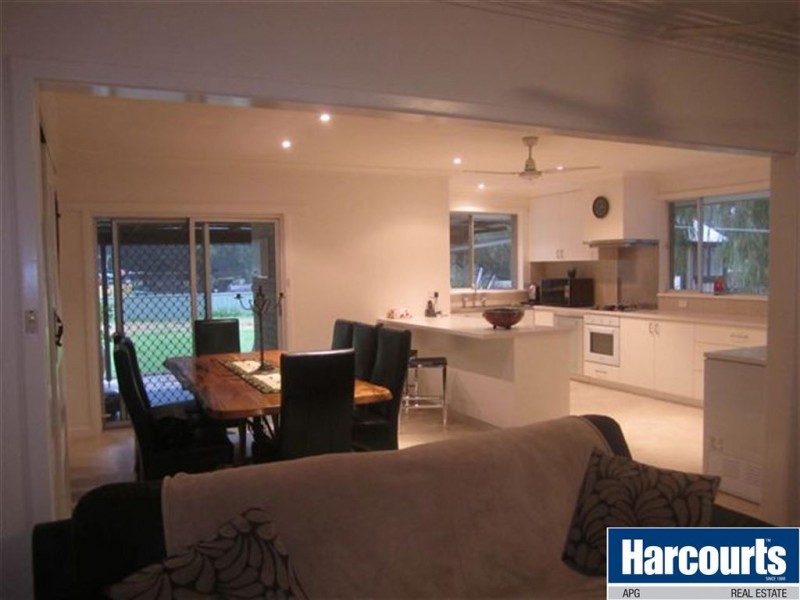 2 Fishermans Road, Stratham WA 6237