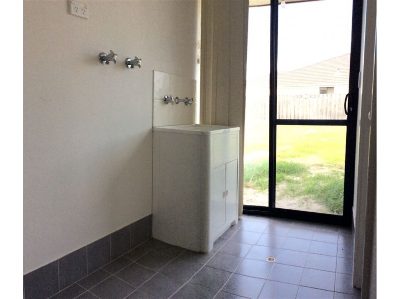 6 Burwood Road, Australind WA 6233