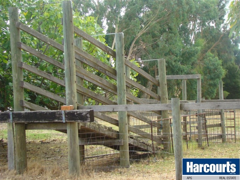 11 Timperley Street, Boyanup WA 6237