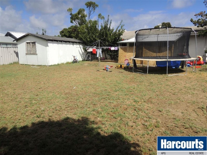 11 Wright Street, Withers WA 6230