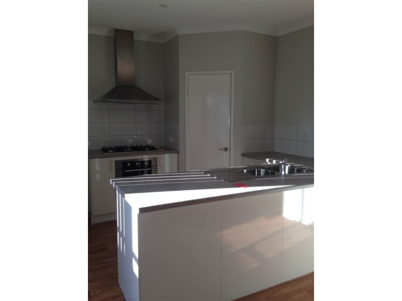 102 The Boulevard, Australind WA 6233