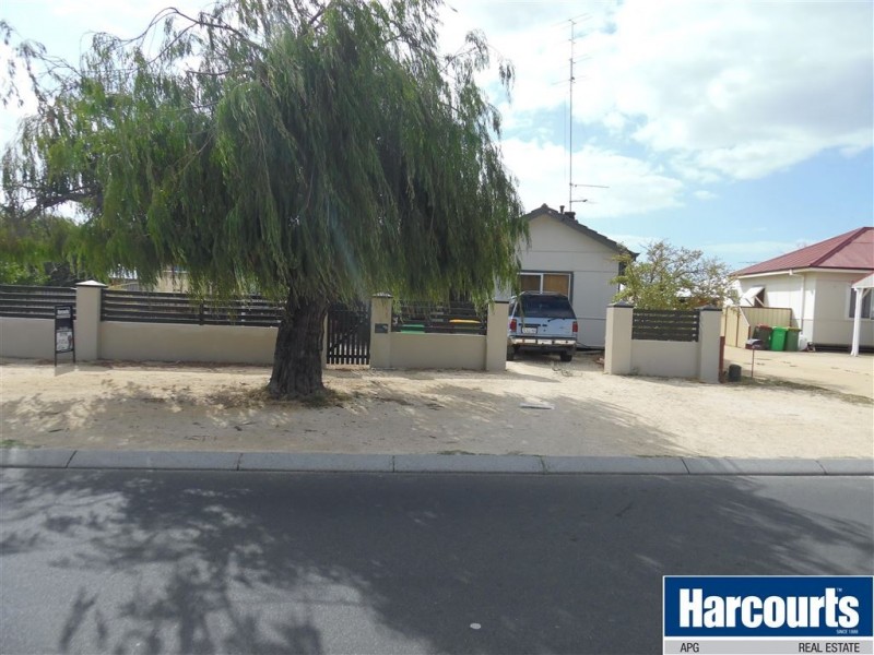 4 Wilson Street, Carey Park WA 6230