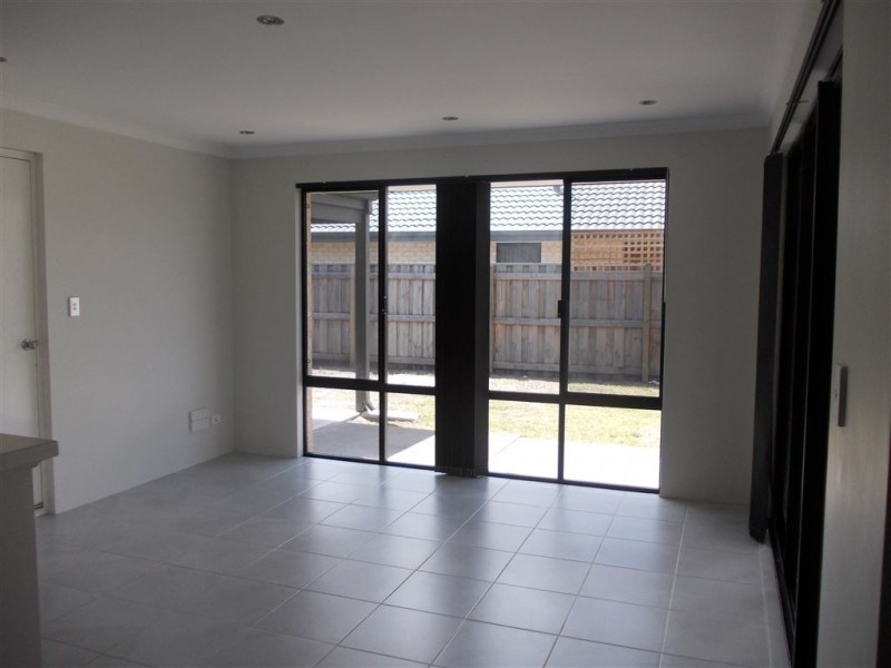 83 Burleigh Drive, Australind WA 6233