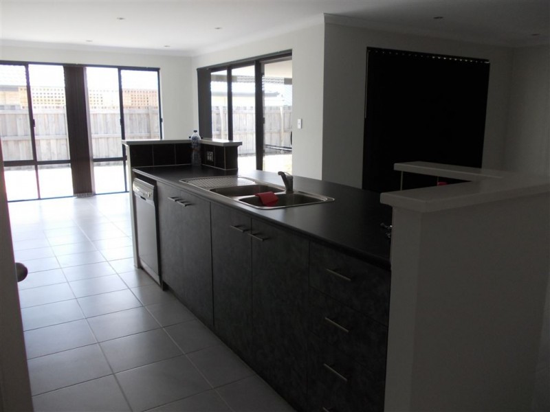 83 Burleigh Drive, Australind WA 6233