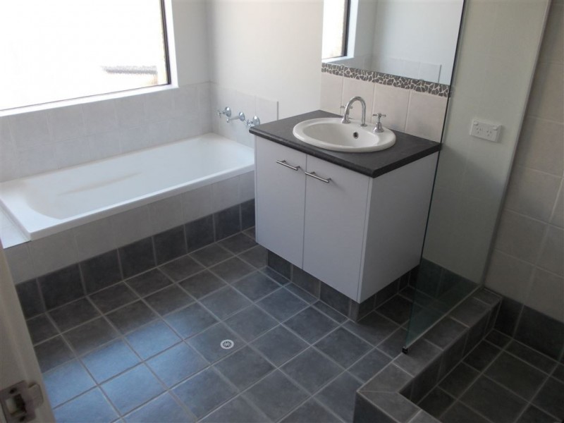 83 Burleigh Drive, Australind WA 6233