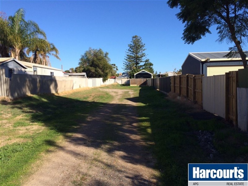8 Roman Road, Bunbury WA 6230