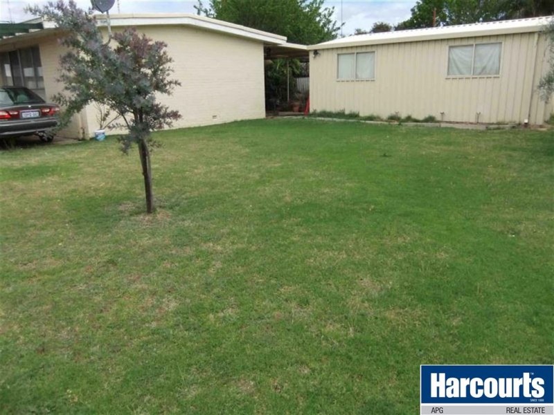 8 Roman Road, Bunbury WA 6230