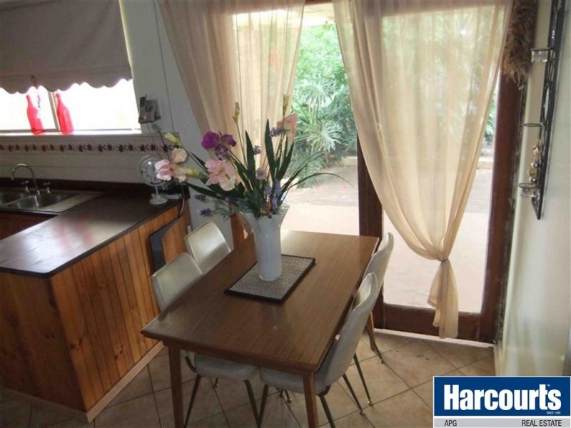 8 Roman Road, Bunbury WA 6230