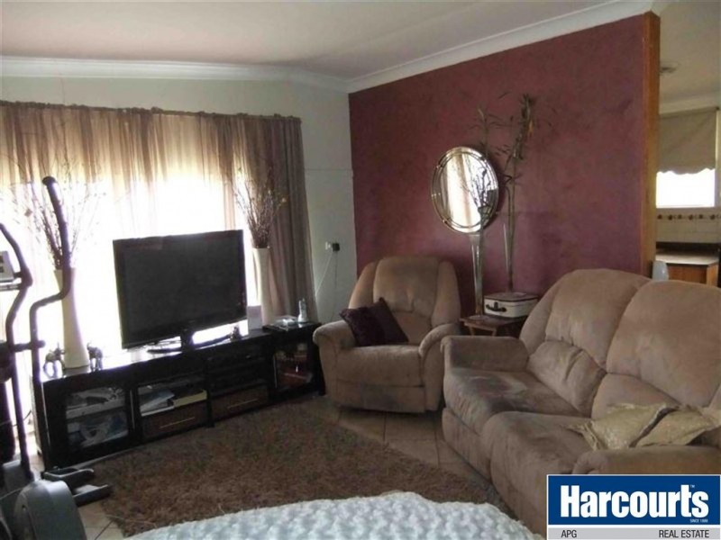 8 Roman Road, Bunbury WA 6230