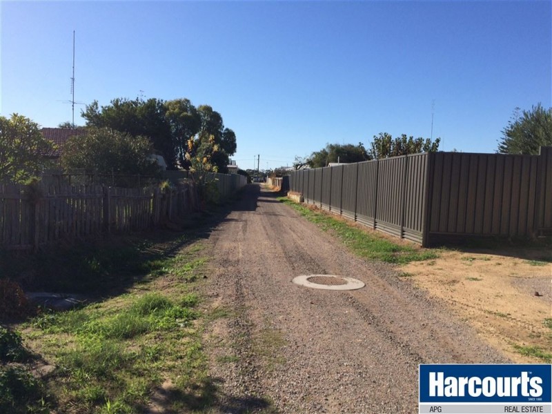 8 Roman Road, Bunbury WA 6230