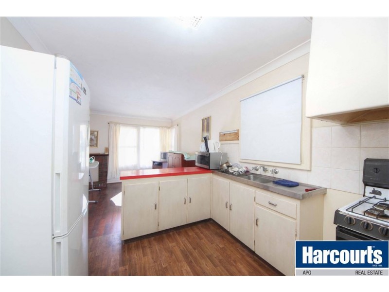 11 Kestral Street, Withers WA 6230