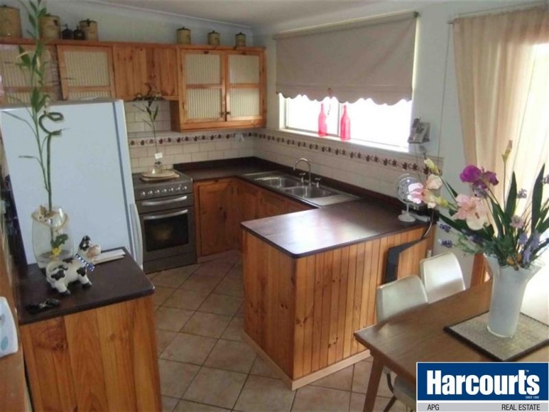 8 Roman Road, Bunbury WA 6230