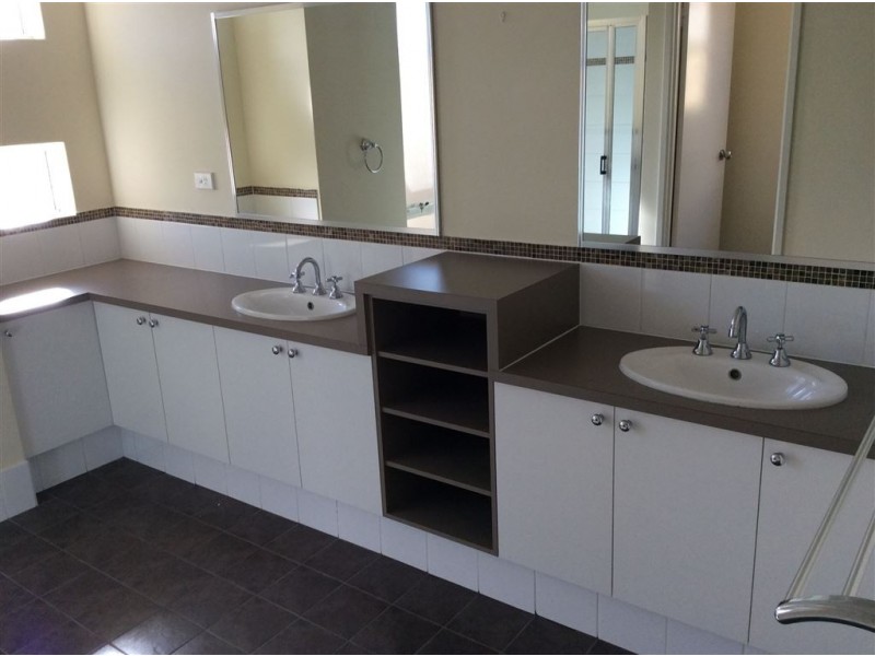 32 Carbine Loop, Millbridge WA 6232