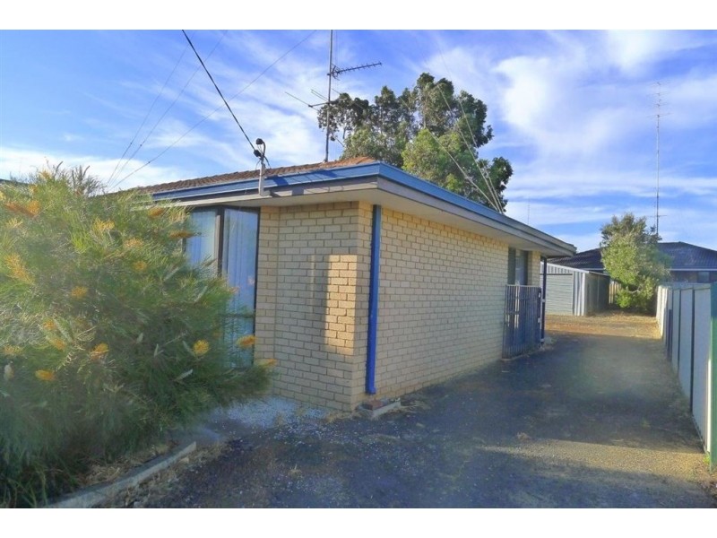 26 Crampton Ave, Usher WA 6230