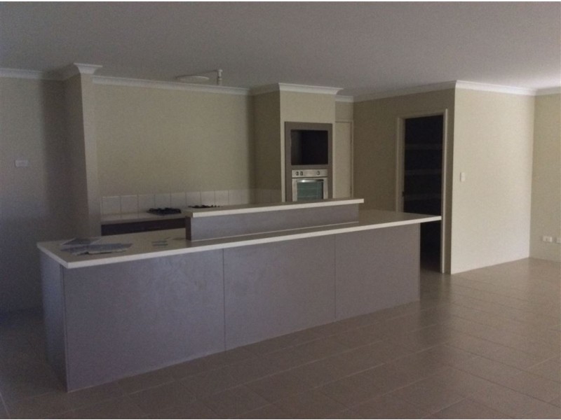 34 Nepean Turn, Millbridge WA 6232