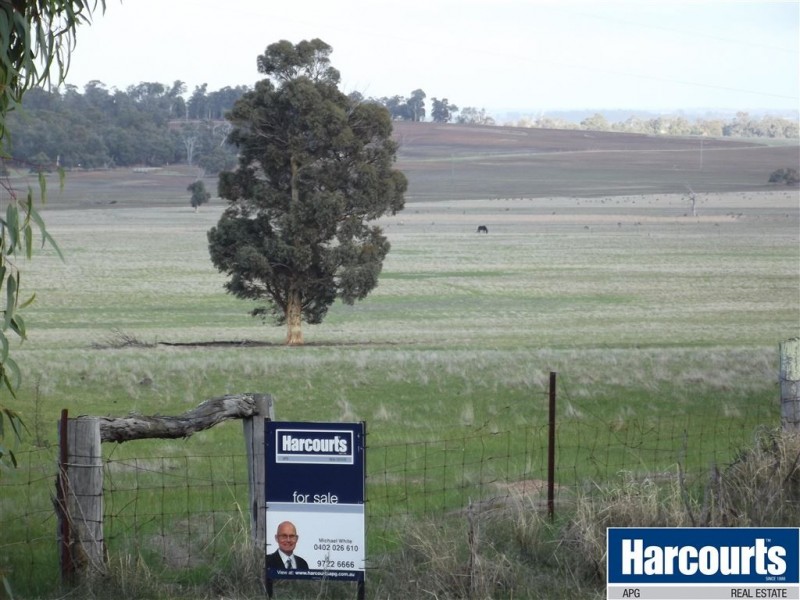 40 Strickland Road, Darkan WA 6392