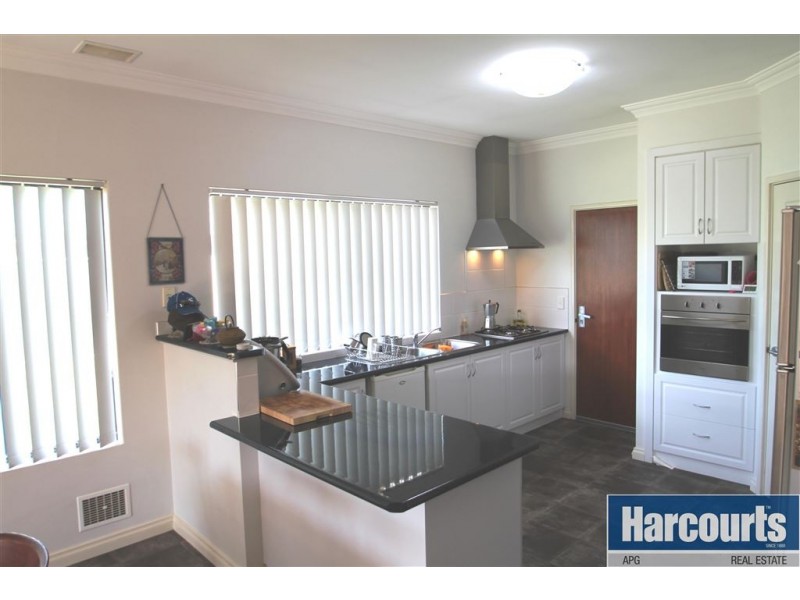 15 Priory Road, Australind WA 6233