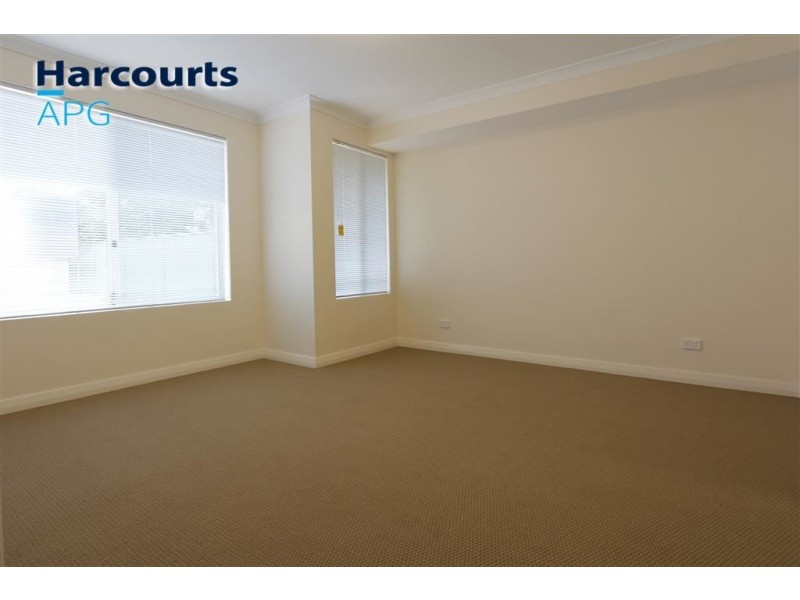 4/7 Cambrose Avenue, Australind WA 6233