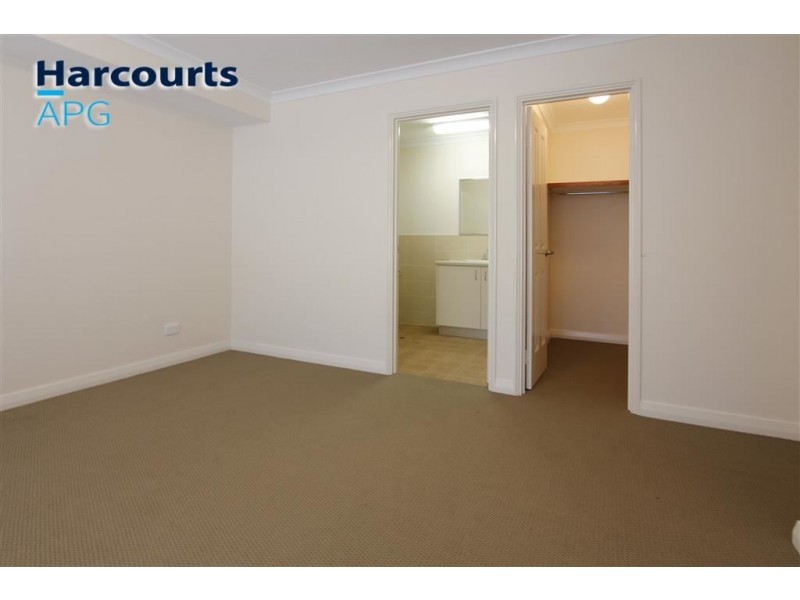 4/7 Cambrose Avenue, Australind WA 6233