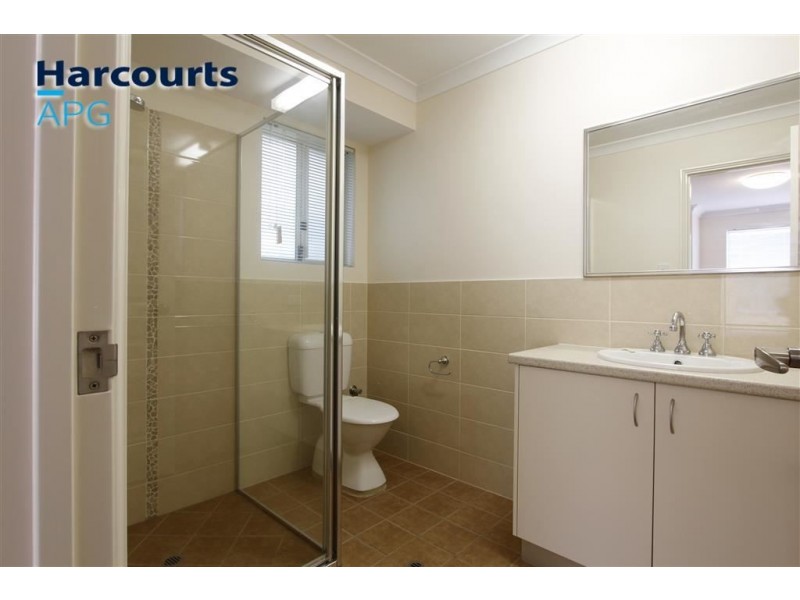 4/7 Cambrose Avenue, Australind WA 6233