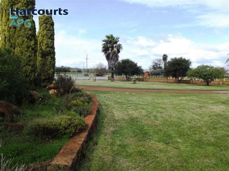 42 Lillydale Road, North Boyanup WA 6237