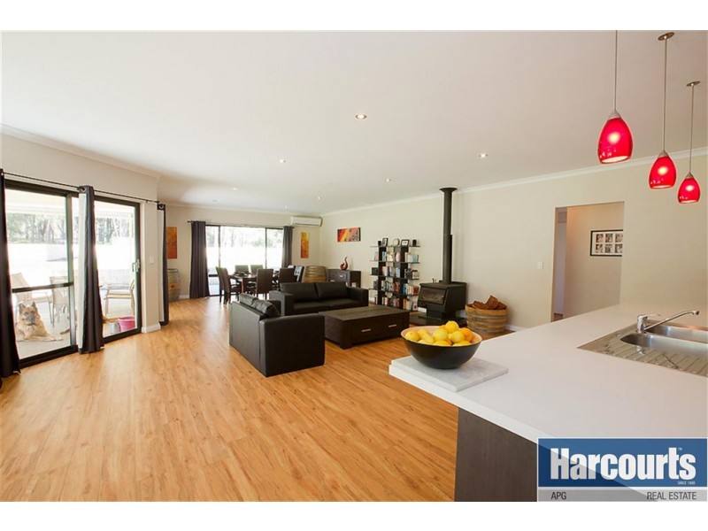 18 Duce Drive, Boyanup WA 6237