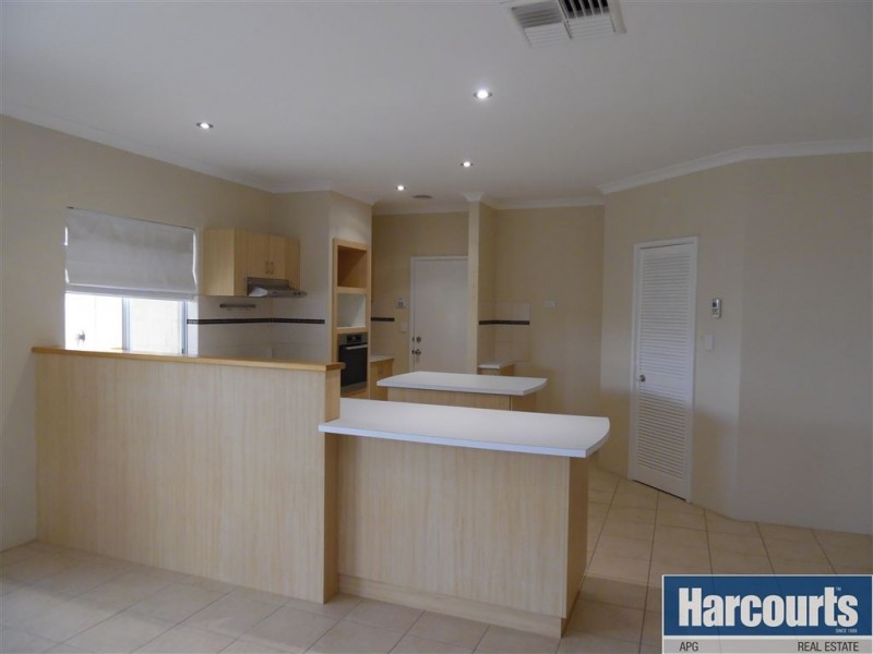 4 Gutman Parkway, Dalyellup WA 6230