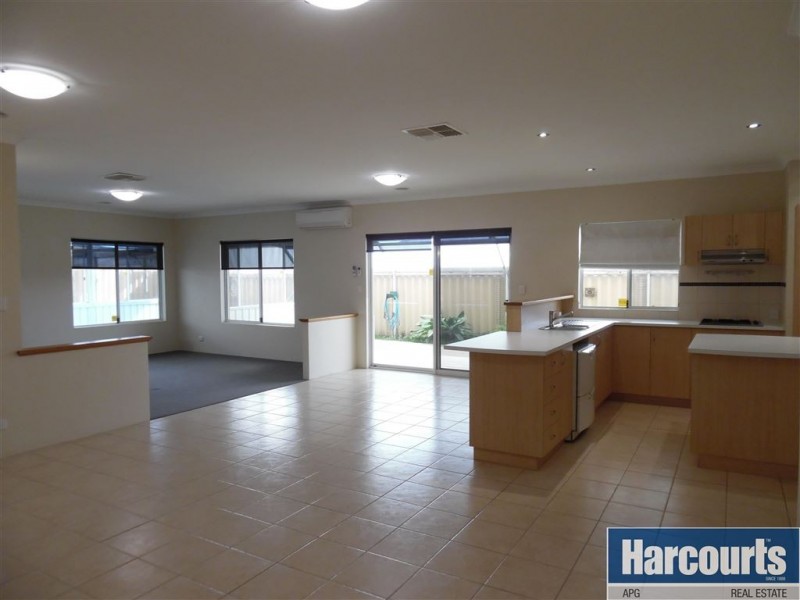4 Gutman Parkway, Dalyellup WA 6230