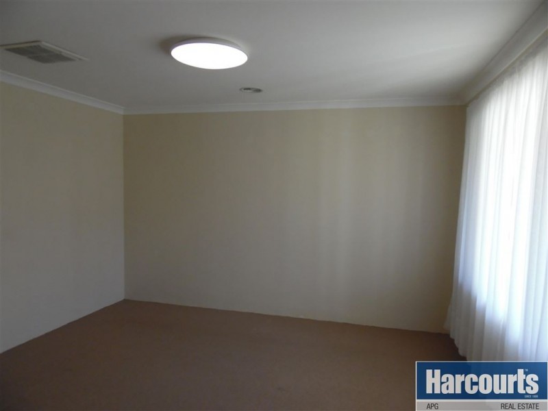 4 Gutman Parkway, Dalyellup WA 6230