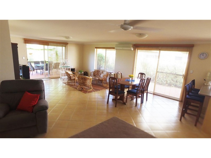 38 Swan Avenue, Millbridge WA 6232