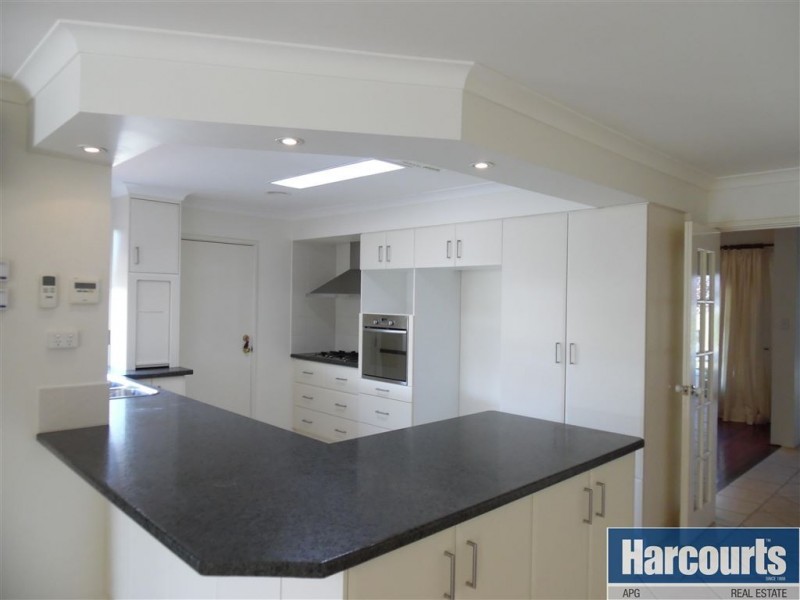 10 Wonil Crescent, Dalyellup WA 6230