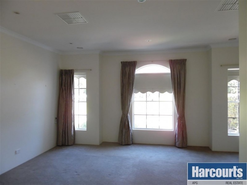 10 Wonil Crescent, Dalyellup WA 6230