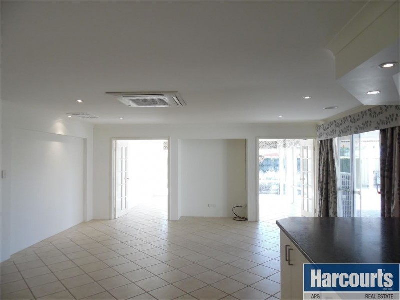 10 Wonil Crescent, Dalyellup WA 6230