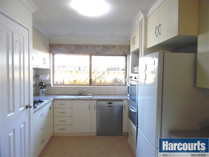 12 Clare Road, College Grove WA 6230